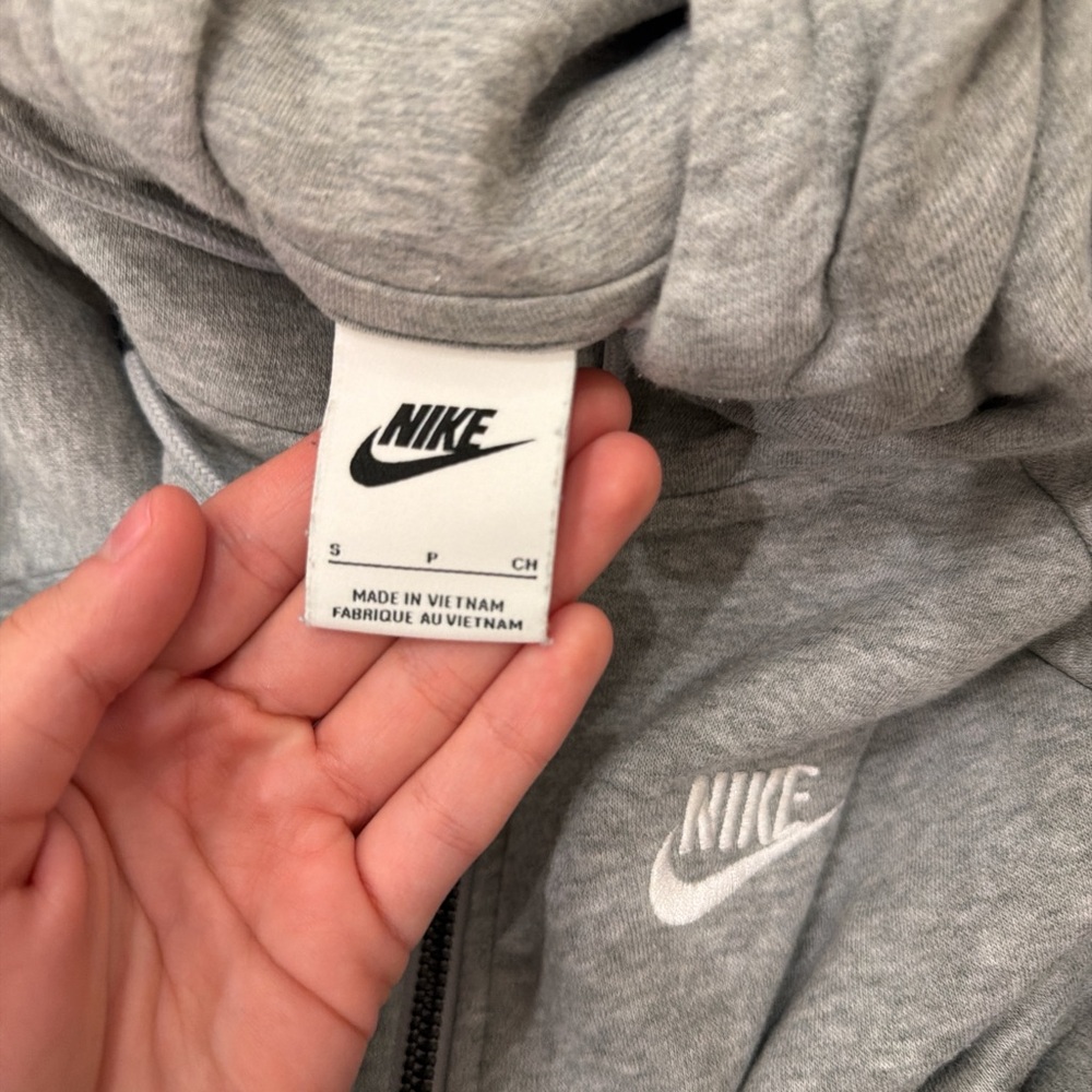 Nike Women's Heather Gray Full-Zip Hoodie - Picture 2 of 2